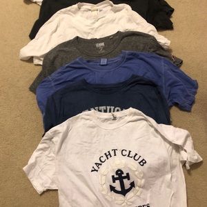 bundle of 5 t-shirts